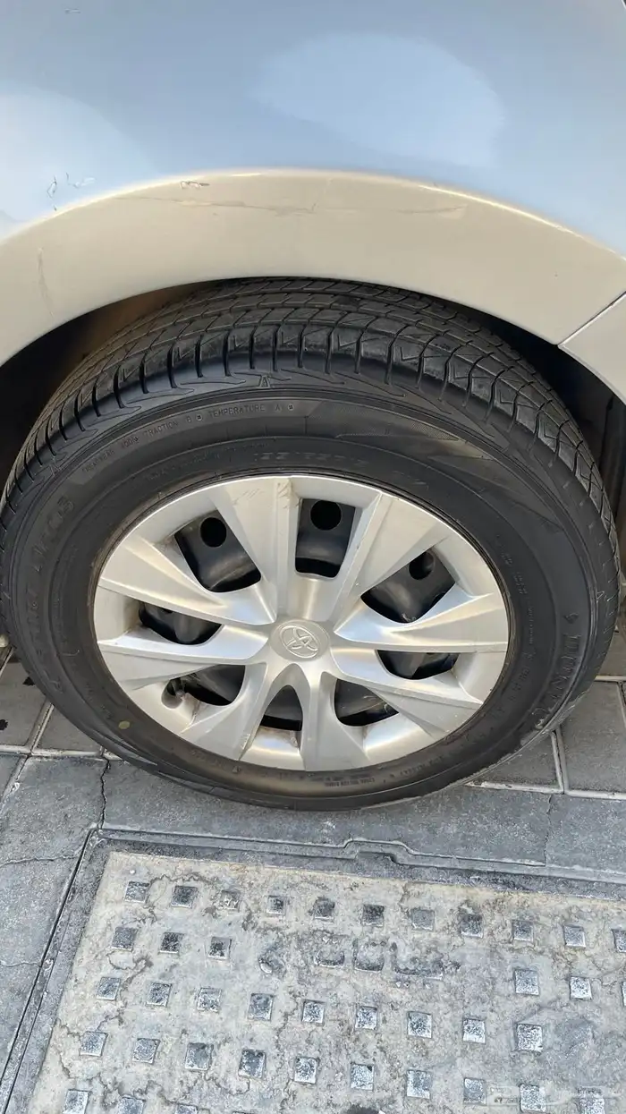 تويوتا كورولا 2015 بحاله ممتازه مالك اول من الوكالة 5