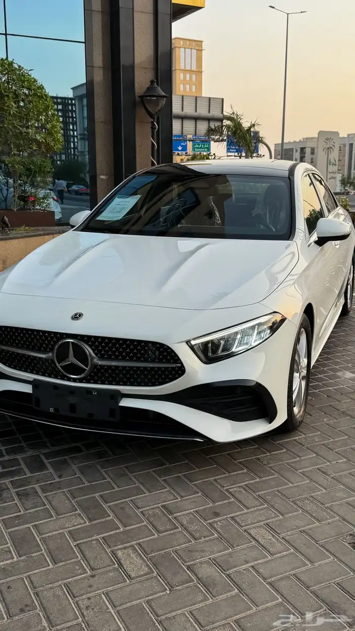 مرسيدس a180 زيرو 2023 3