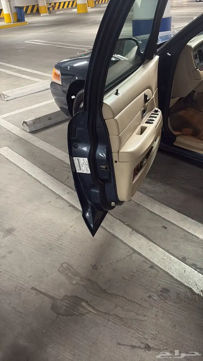 فورد كراون فكتوريا 22