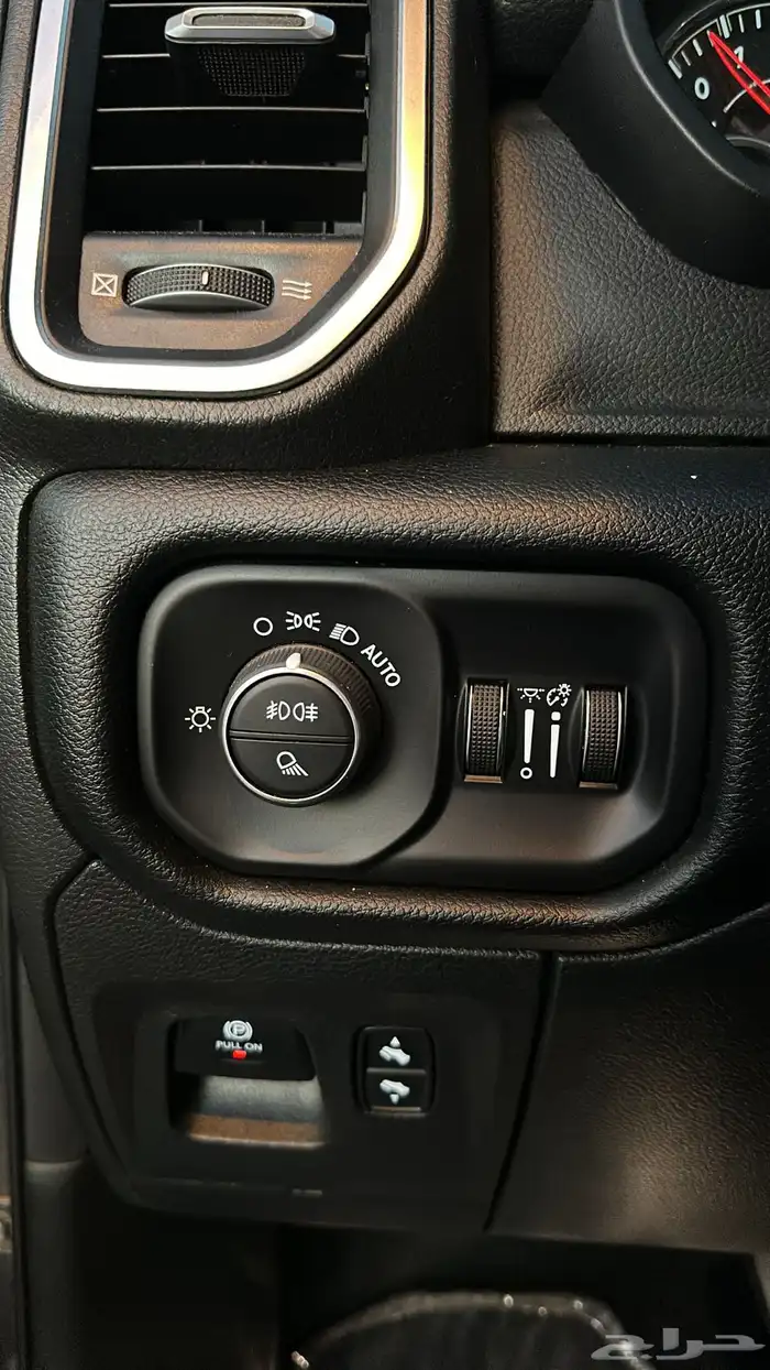 دوج رام لارمي 1500 8