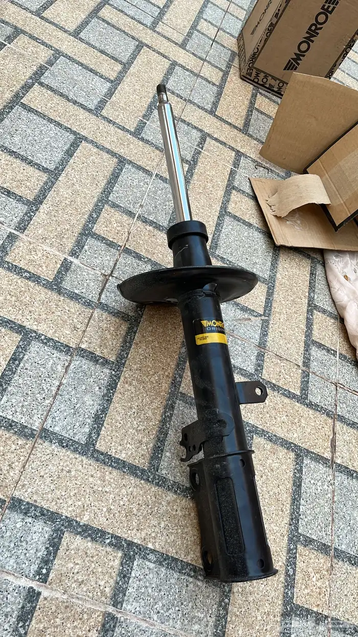 مساعد خلفي كامري 1