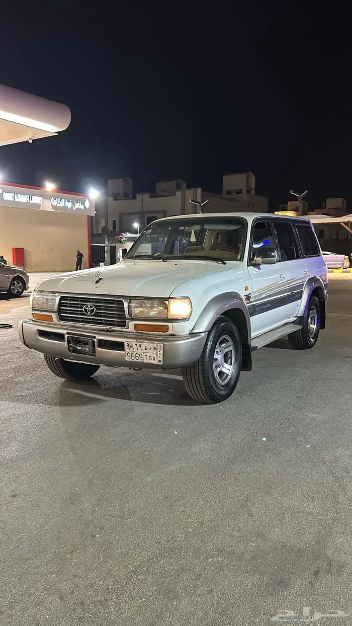 جيب لاندكروزر 1