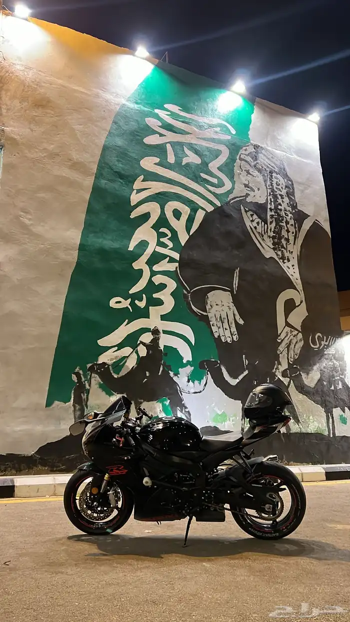 دباب سوزوكي 2019 اسود 750 2