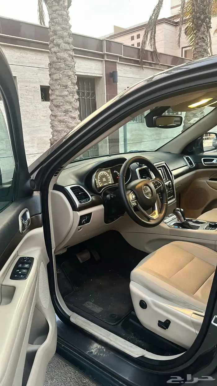 جراند شروكي 2017 - LAREDO . 7