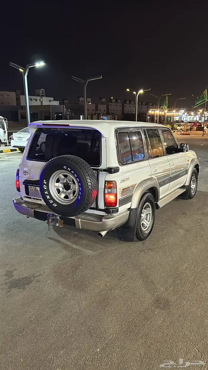 جيب لاندكروزر 3