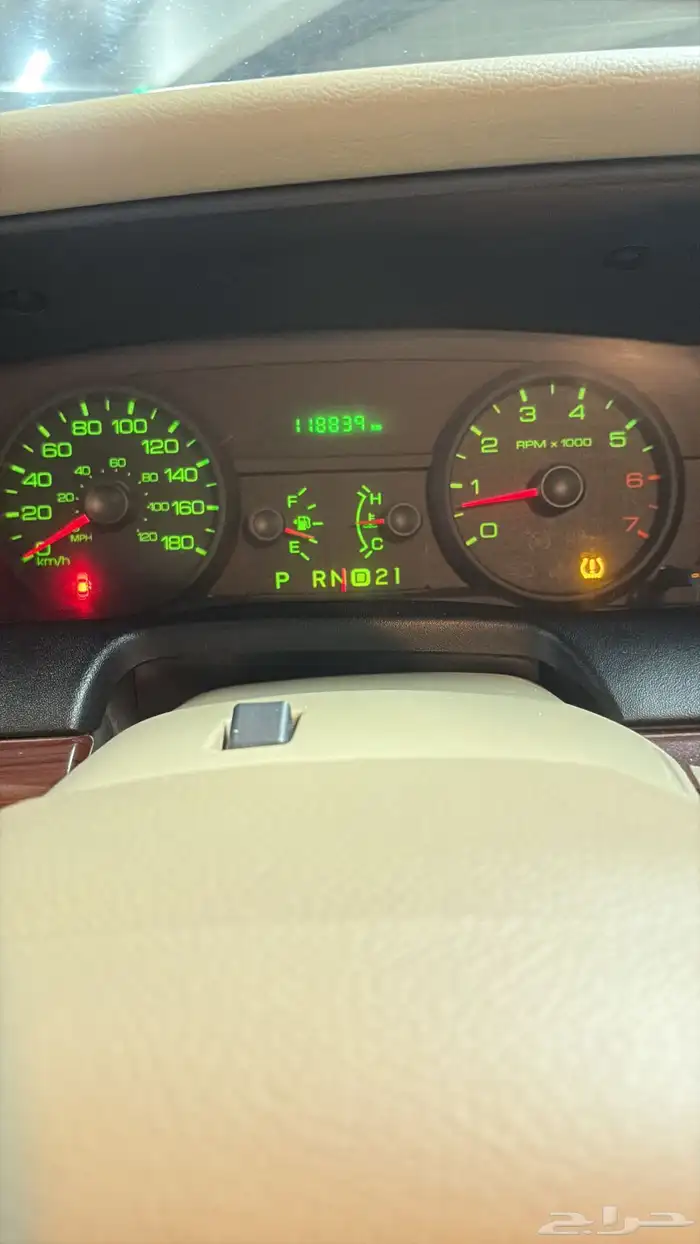 فورد كراون فكتوريا 18