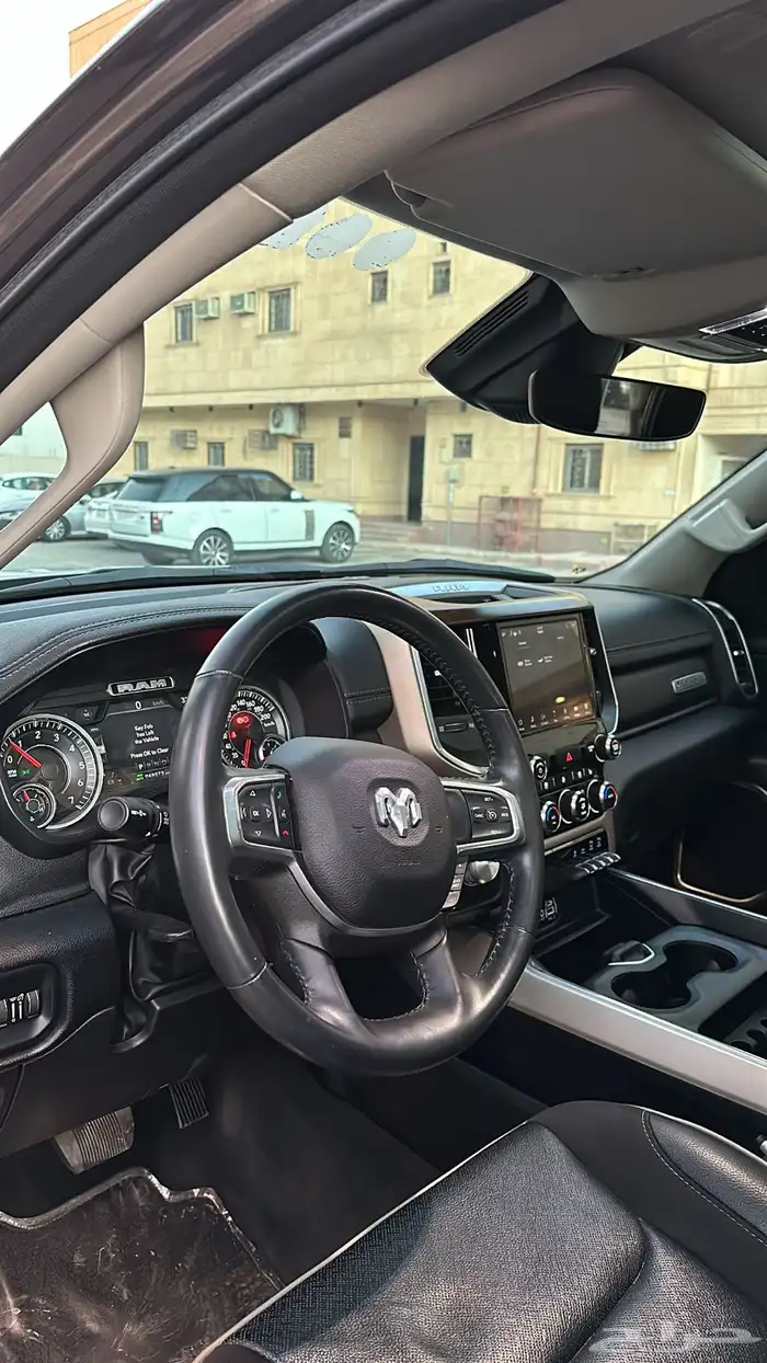 دوج رام لارمي 1500 4