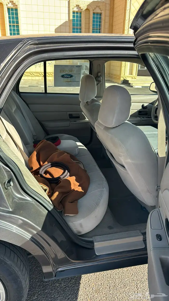 فورد فكتوريا 4