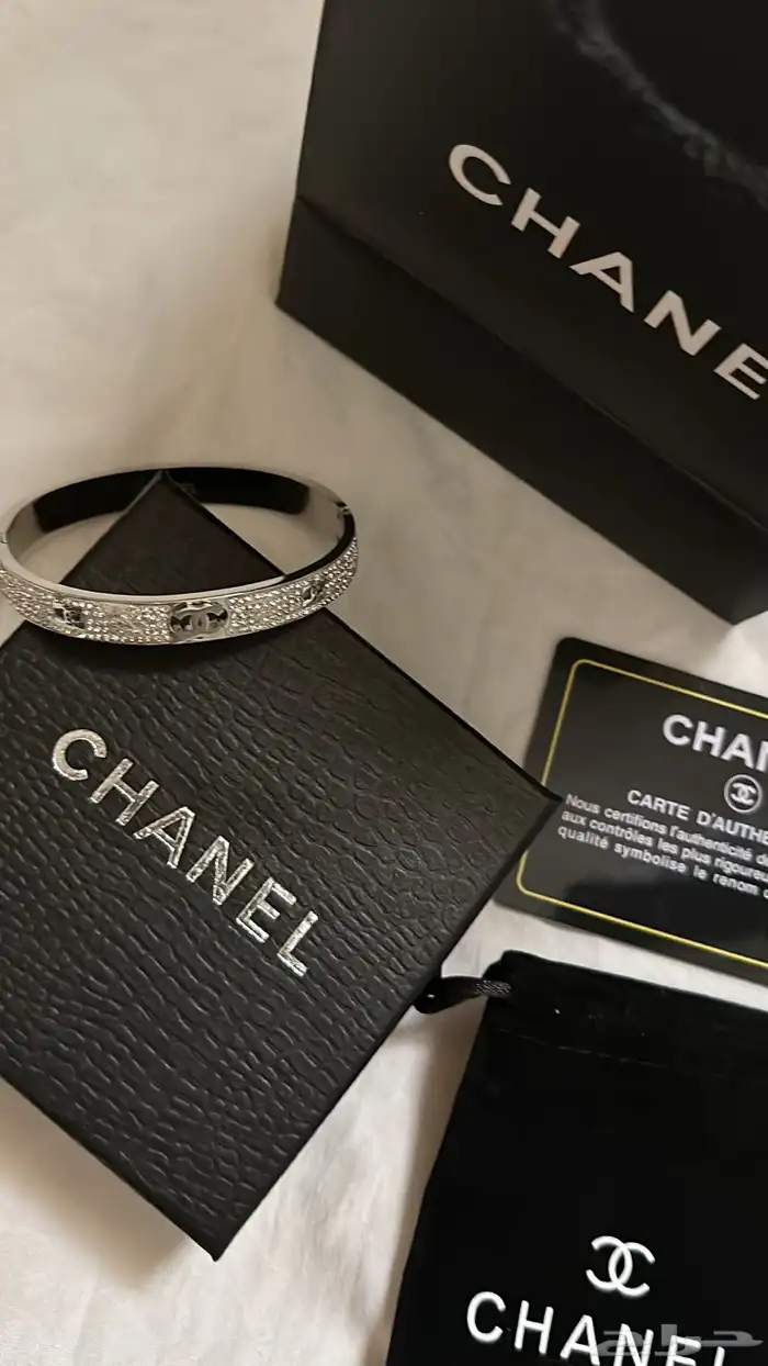 اسوارة ماركة شانيل 1