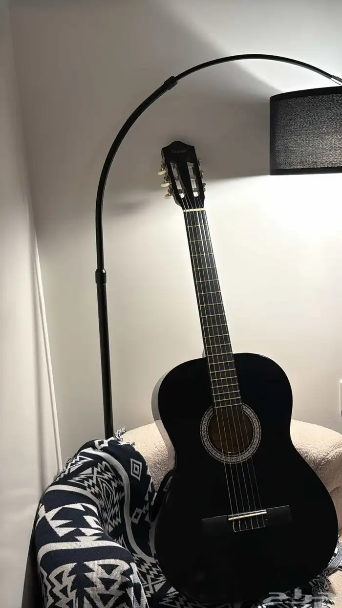 قيتار جديد ولم يتم استخدمه 2