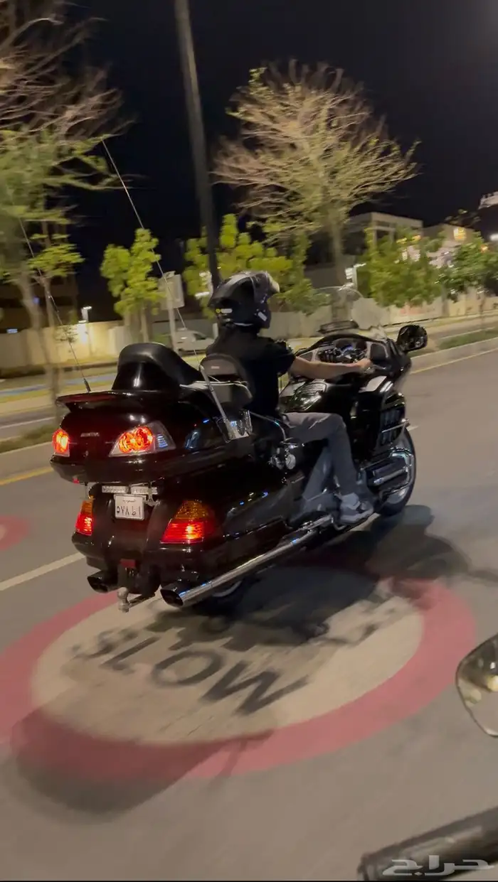 للبيع قولد وينق مديل 2002 10