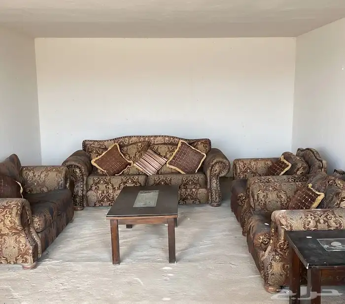 للبيع طقم كنب وطاولات بالدوادمي 0