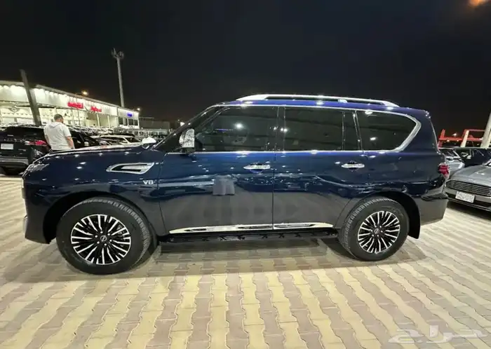 نيسان باترول بلاتينيوم موديل 2024 فل كامل 8 سلندر 400 نضيف 4