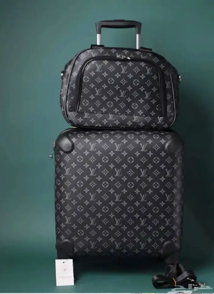 ودي مثل هذي الشنطه اللي عنده مثلها ويبي يبيعها يتواصل معي 1