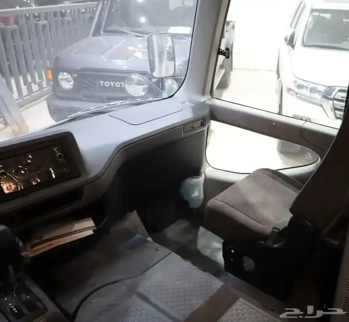 باص كوستر ديزل قير تماتيك 10