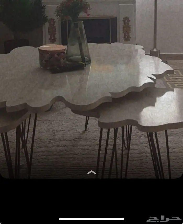 طاولة مع 4 خدمة 1