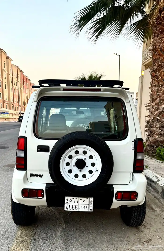 للبيع جيب سزوكي جمني 2003 5