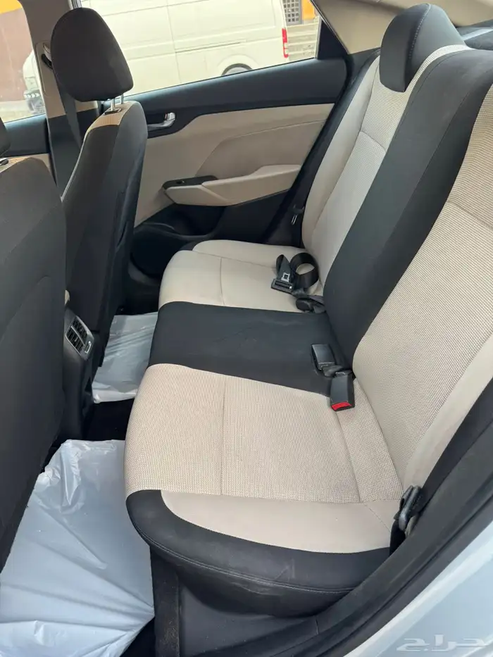 للبيع اكسنت 2023 4