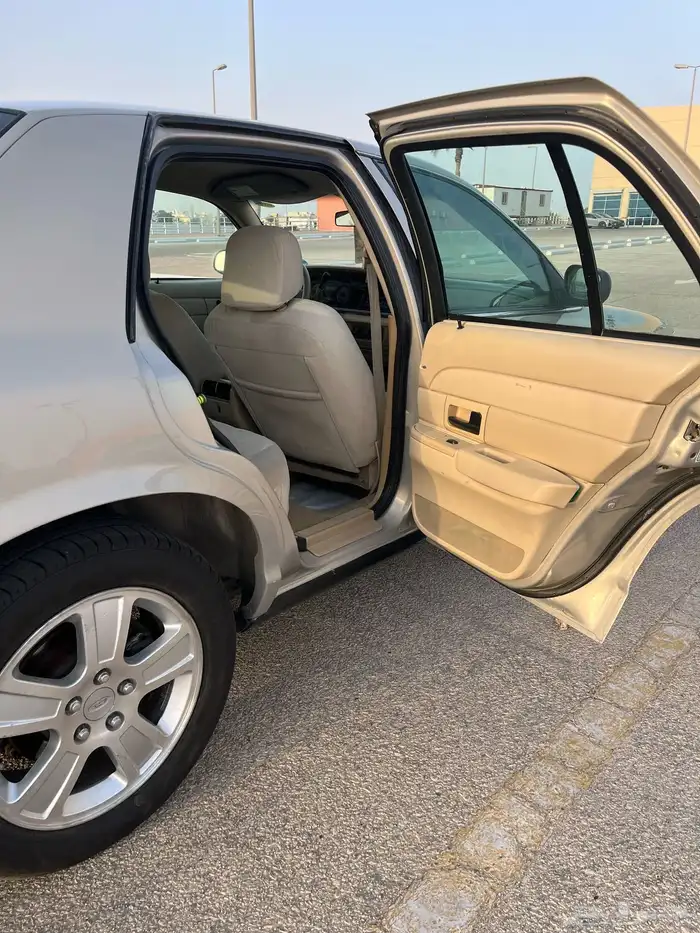 فورد فكتوريا 2008 26