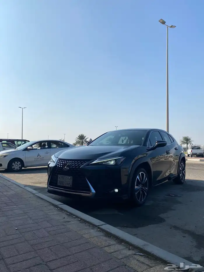 لكزس ux للبيع 5