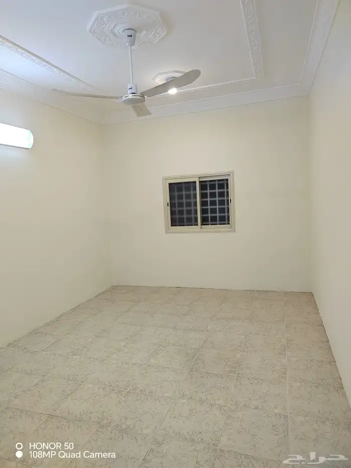 شقة نظيفة للايجار خمس غرف ابها حي البديع 7