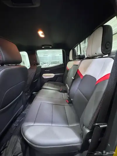 للبيع  جي إم سي كانيون AT4X - موديل 2024 (لون ذهبي) index