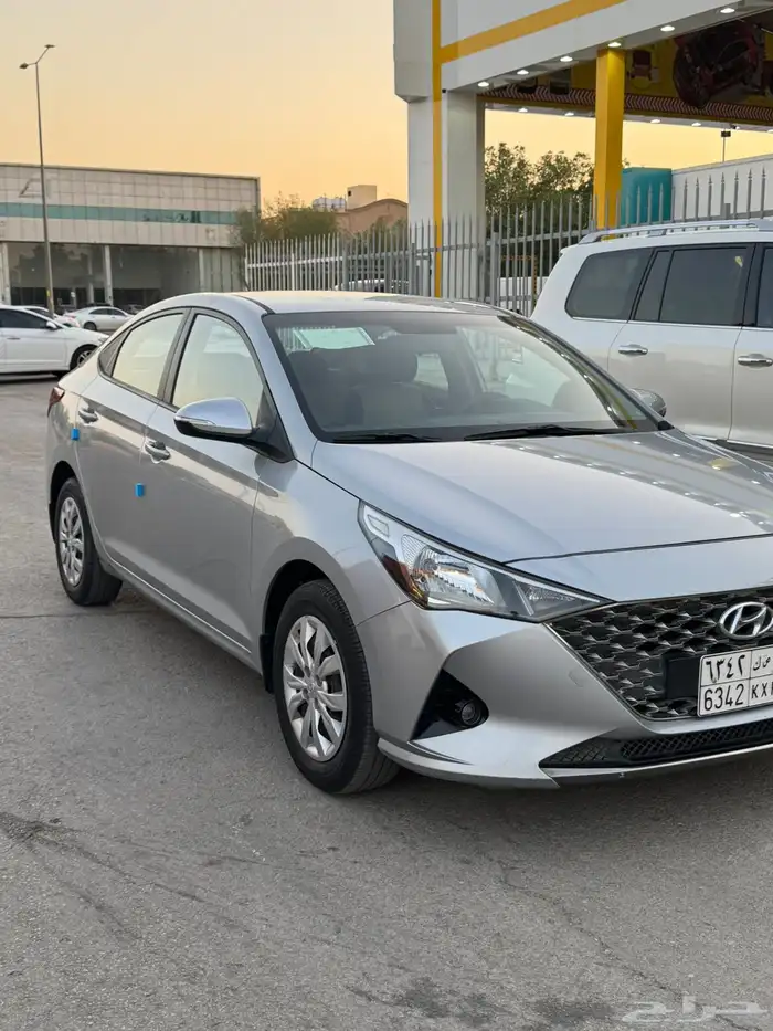 للبيع اكسنت 2023 0