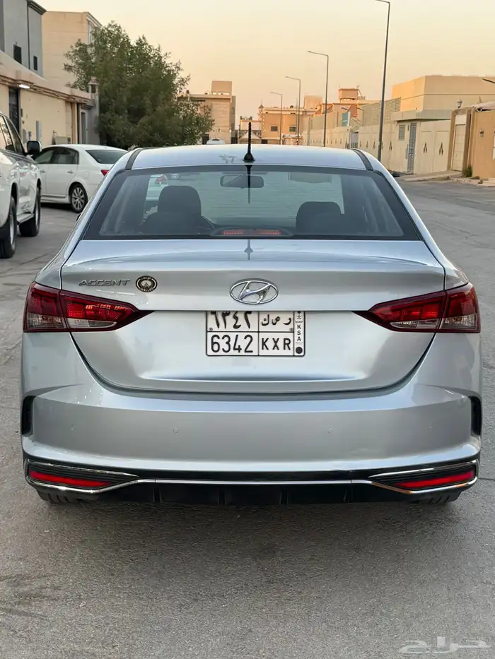 للبيع اكسنت 2023 3