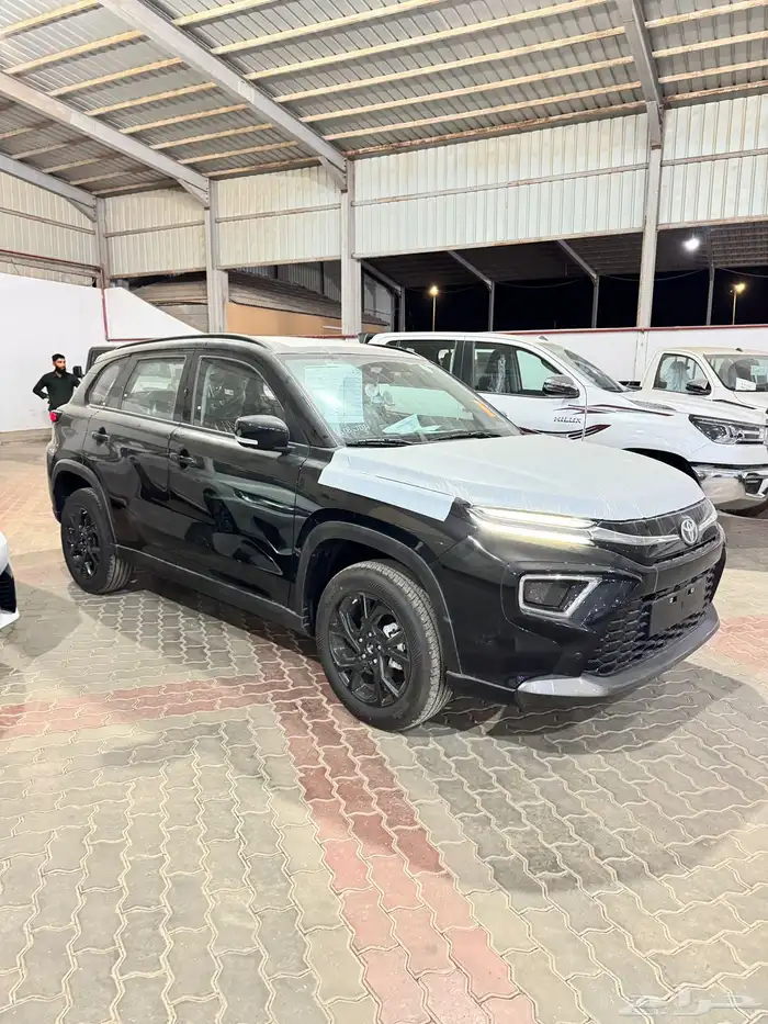 تويوتا اوربان GL 2026 8