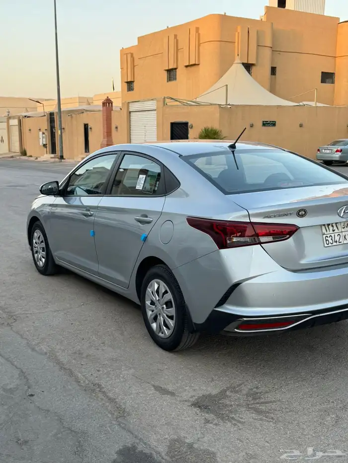 للبيع اكسنت 2023 2