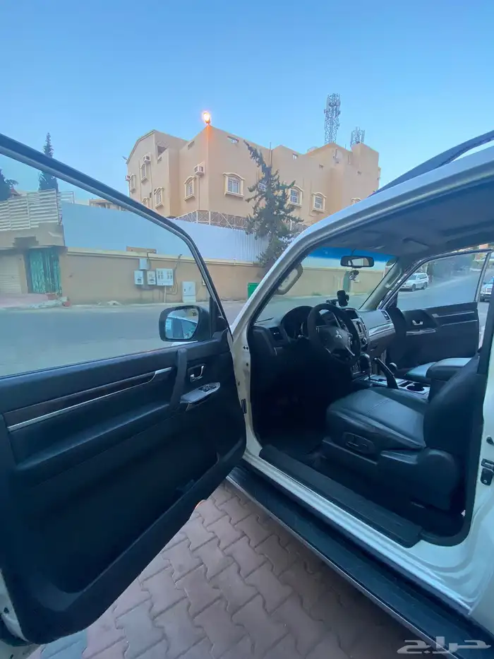 باجيرو ربع 2016 ابيض 29