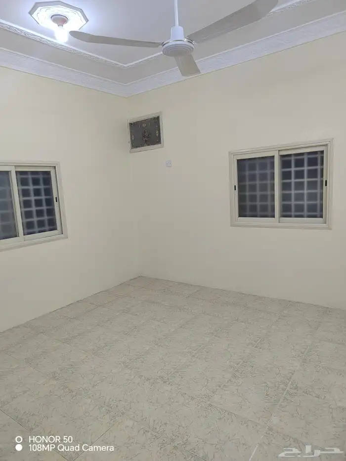 شقة نظيفة للايجار خمس غرف ابها حي البديع 4