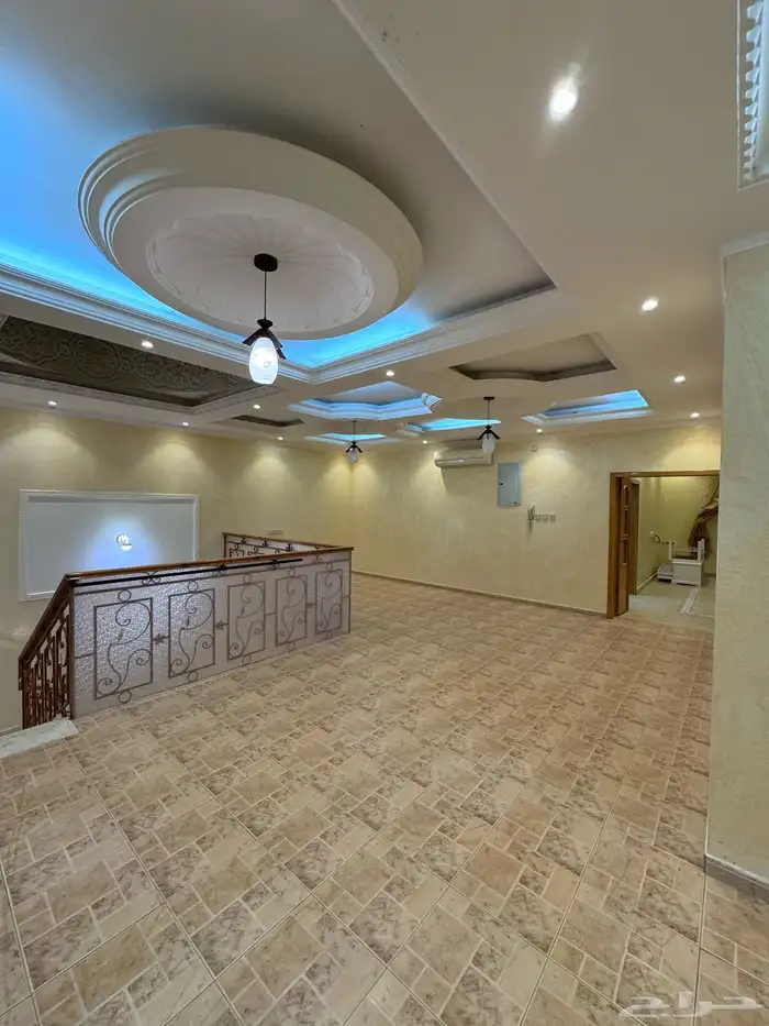 فيلا للايجار في حي المروج بابها 11