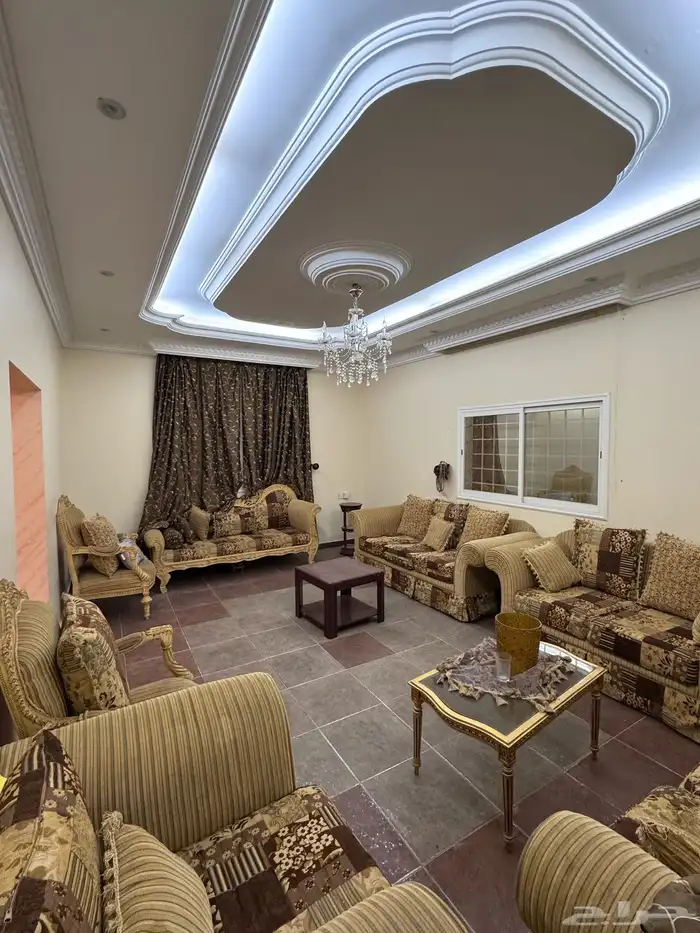 فيلا للايجار في حي المروج بابها 10