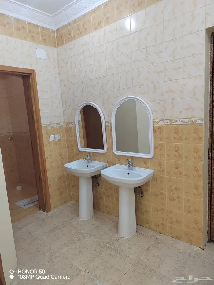 شقة نظيفة للايجار خمس غرف ابها حي البديع 10