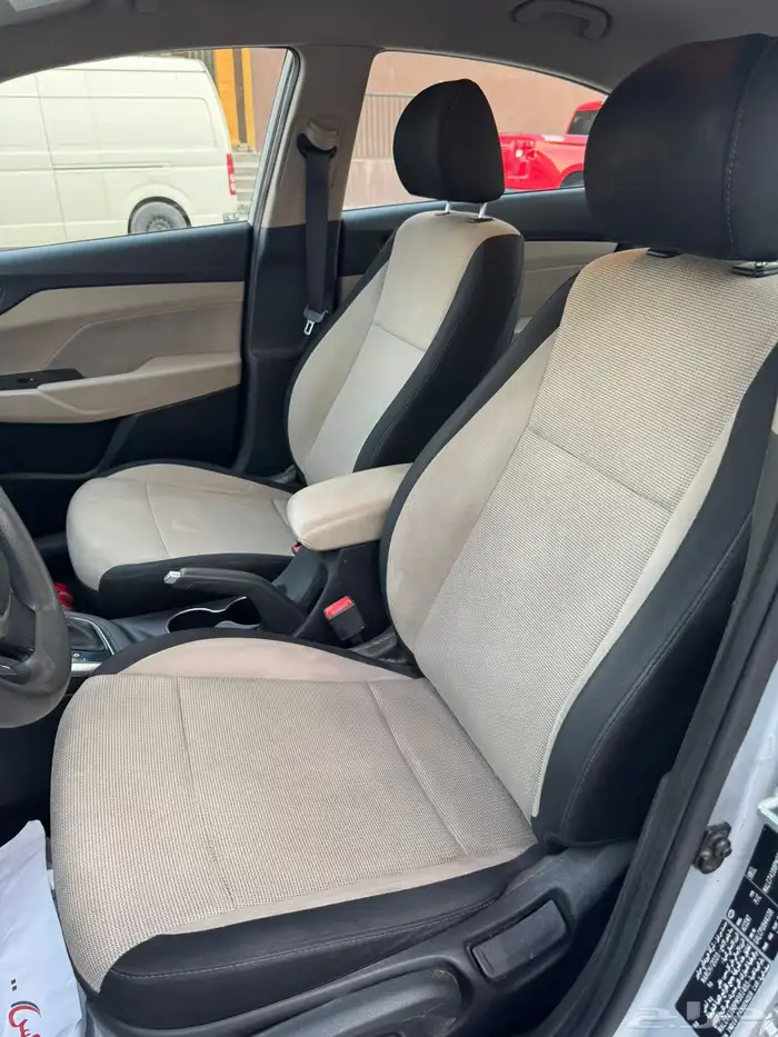 للبيع اكسنت 2023 10