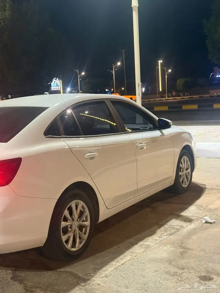 ام جي 5 موديل 2023 2