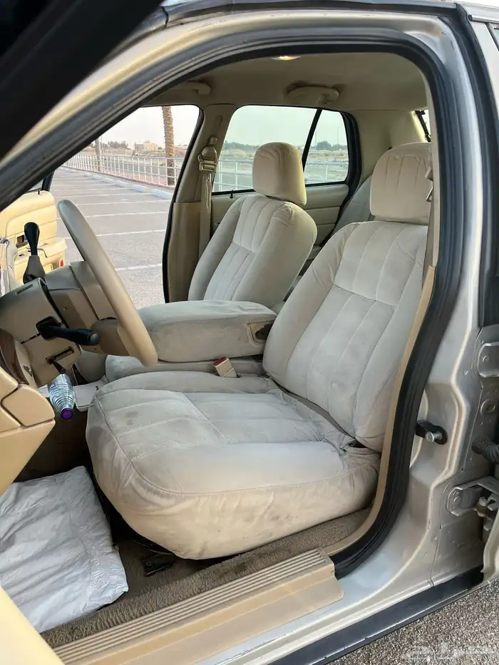 فورد فكتوريا 2008 38