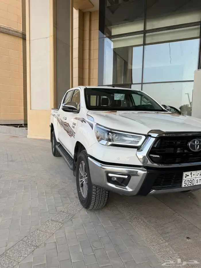 هايلوكس دبل ديزل 2024 نظيفه جدا 3