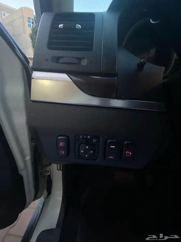 باجيرو ربع 2016 ابيض 33