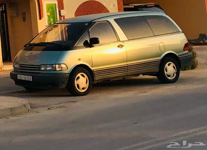 سيارة تويوتا موديل 1999 3
