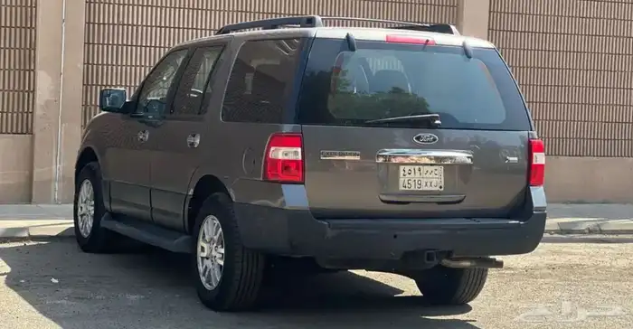 فورد اكسبدشن قصير 8