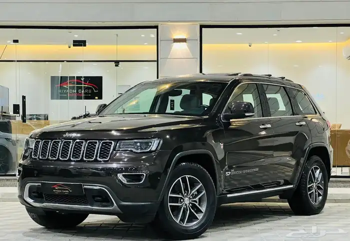 جراند شيروكي2017 V8 ليمتيد ( بحالة ممتازة ) 1