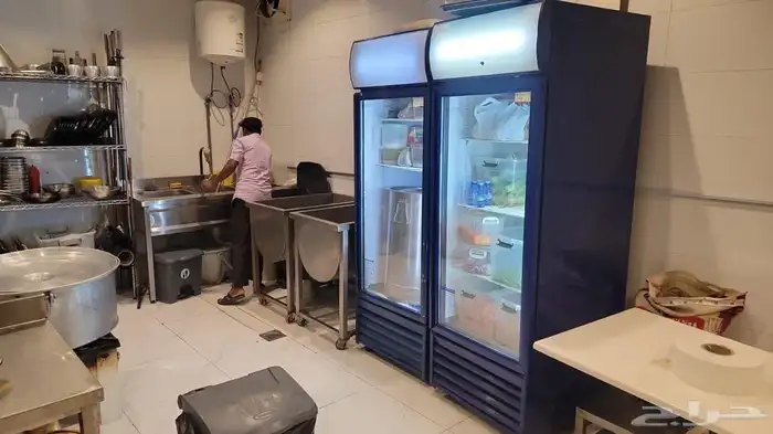 مطعم بكامل اغراضه للتقبيل 5