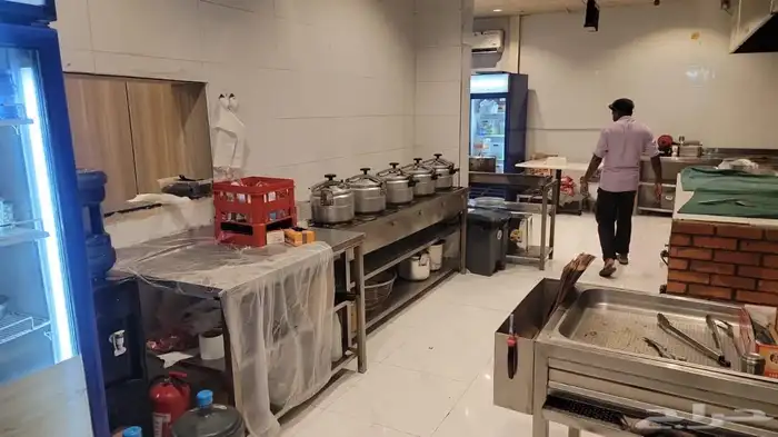 مطعم بكامل اغراضه للتقبيل 2