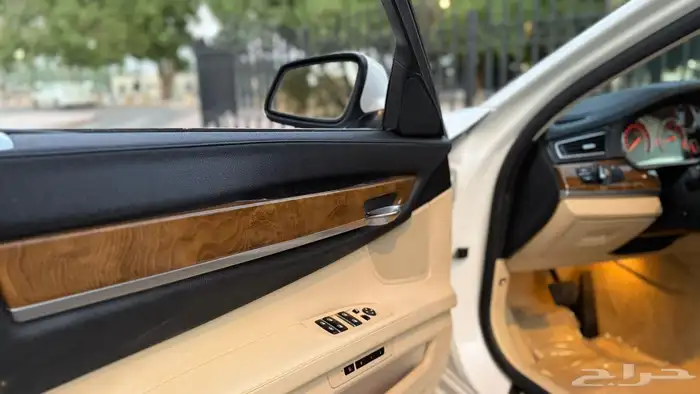 بي ام دبليوiL730 37