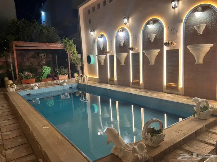 للبيع فيلا فاخرة بحي الزهراء 1