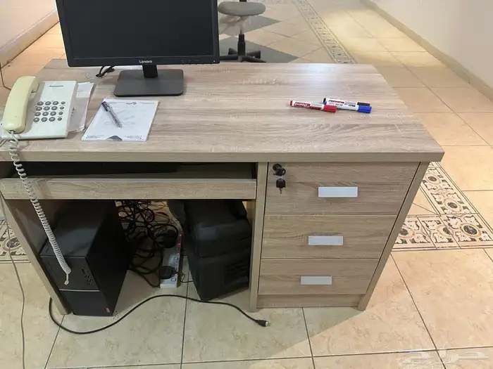 للبيع اثاث مكتبي 21