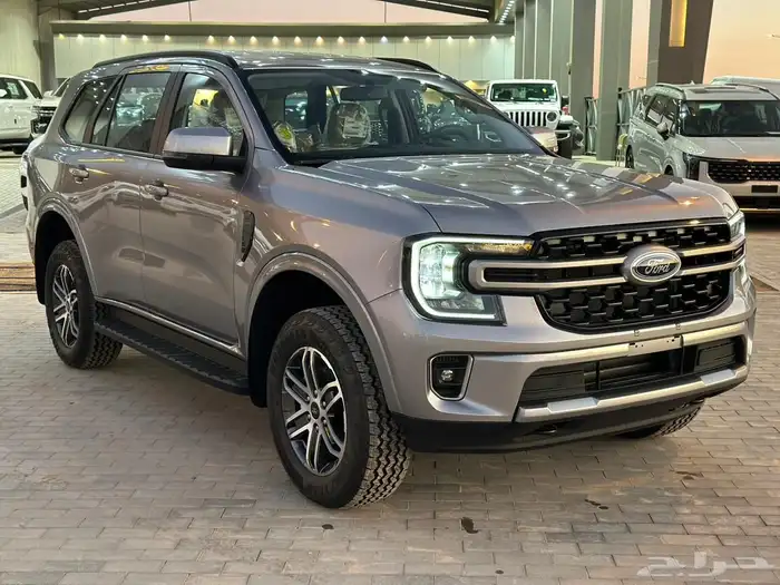 فورد ايفريست XLS بنزين 2025 كاش اقساط 0