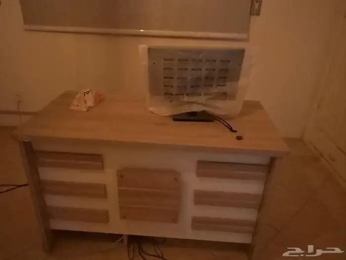 للبيع اثاث مكتبي 8